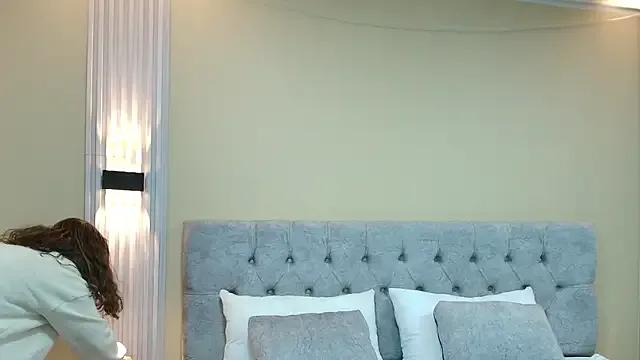Girls: try live performances with matured performers, from dancing to quirks, in a variety of beautiful sex cams.