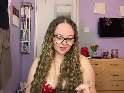 SexySashaxox from StripChat is Freechat