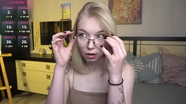 ShanelTunon from StripChat is Freechat