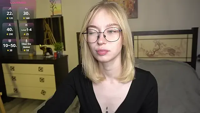 ShanelTunon from StripChat is Freechat