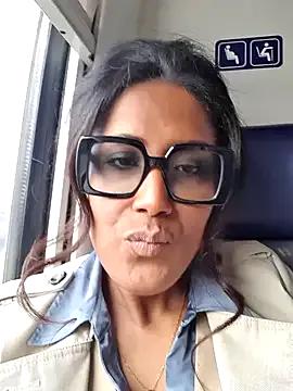 ShanialaFrancaise from StripChat is Freechat