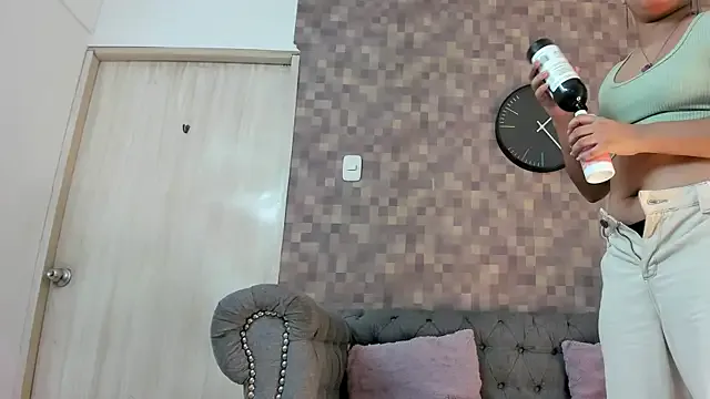 Girls: try live performances with matured performers, from dancing to quirks, in a variety of beautiful sex cams.