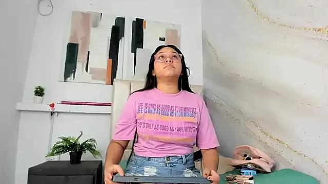 shanon_marel from StripChat is Freechat
