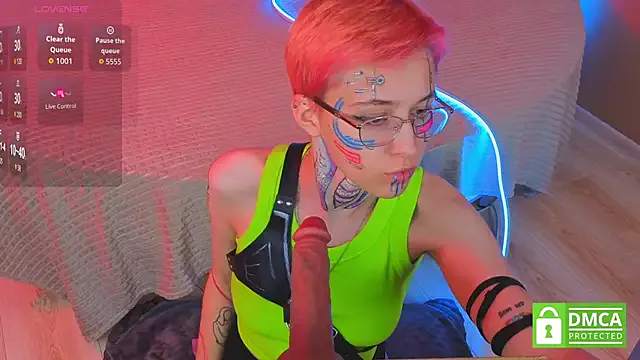 Sharlikiss from StripChat is Freechat