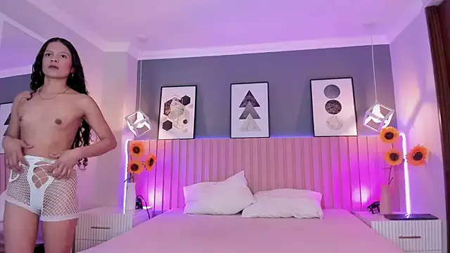 Sharol_gil from StripChat is Freechat