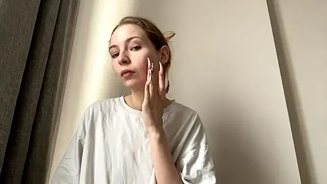 SheenaArntson from StripChat is Freechat