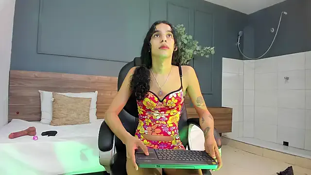 sheyla_meow from StripChat is Freechat