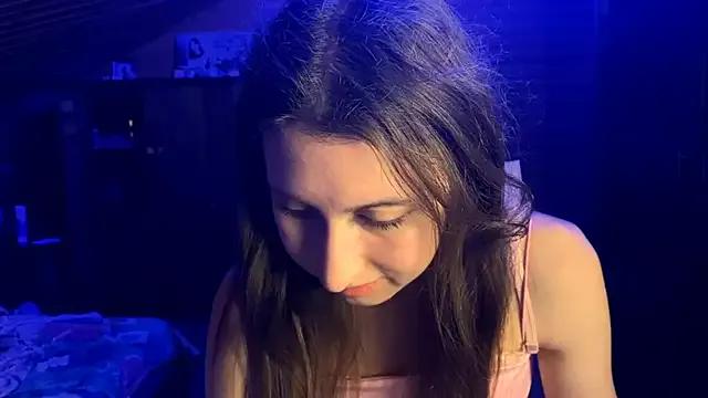 Shyselly from StripChat is Freechat
