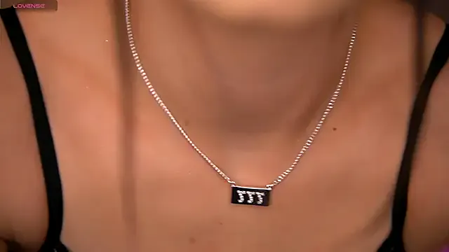 SierraVyx from StripChat is Freechat