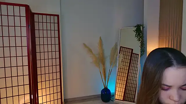 SilentLily from StripChat is Freechat