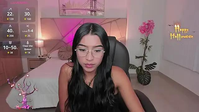Silvana_velvet from StripChat is Freechat