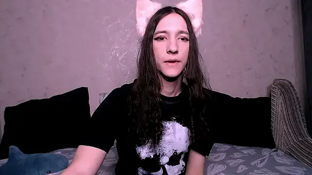 SilverMuse_ from StripChat is Freechat