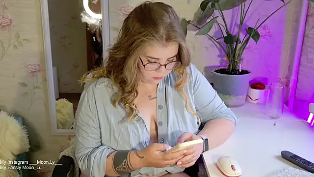 Girls: try live performances with matured performers, from dancing to quirks, in a variety of beautiful sex cams.