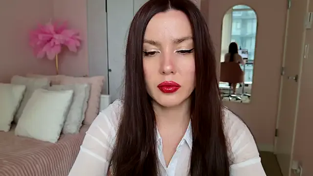 SirenSwitch from StripChat is Freechat