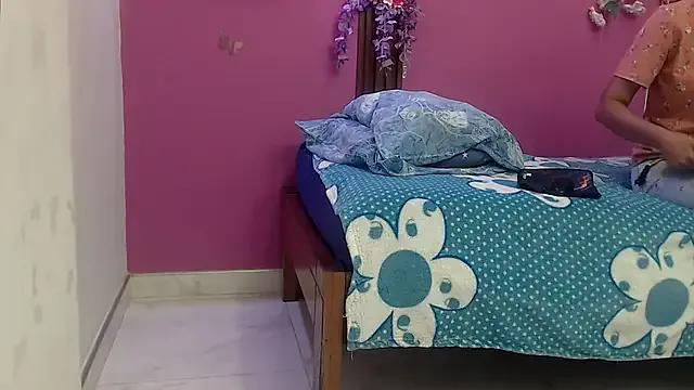 skinnybarbie022 from StripChat is Freechat