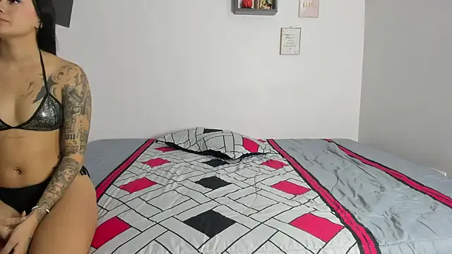 skinnysharonx from StripChat is Freechat