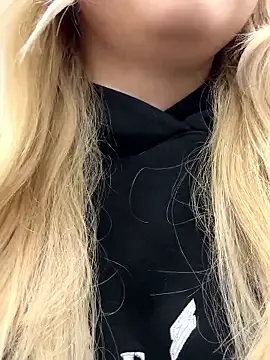 Sky_Cutie from StripChat is Freechat