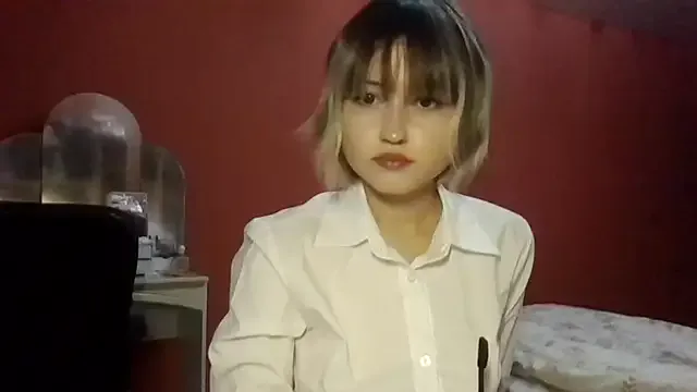 SkylaPorter from StripChat is Freechat