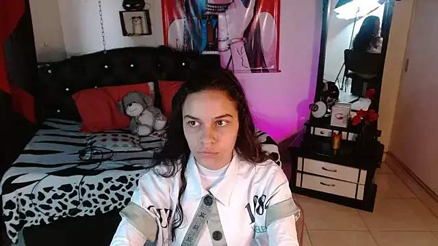 Skylovershot from StripChat is Freechat