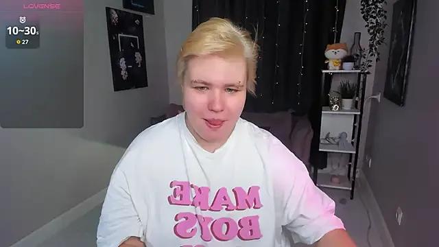 SkyTrisha from StripChat is Freechat