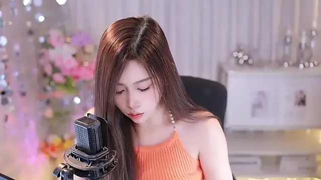 SleepArtist from StripChat