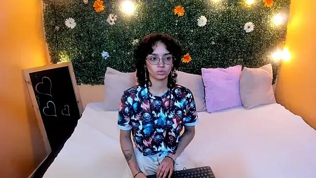 Girls: try live performances with matured performers, from dancing to quirks, in a variety of beautiful sex cams.