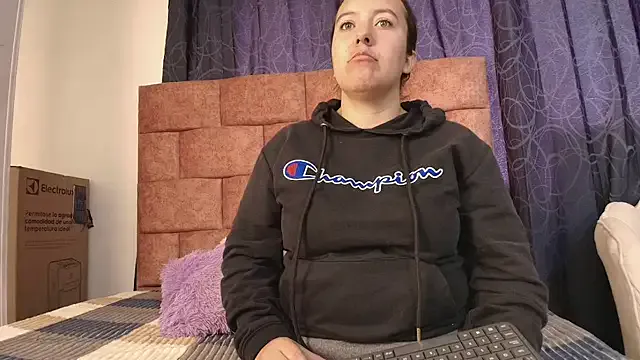 Sofi-Brown from StripChat is Freechat