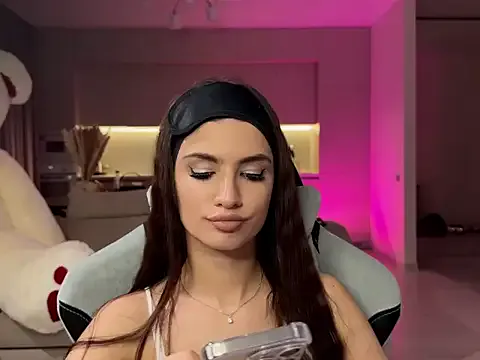 SofI-Play from StripChat is Freechat