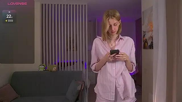 sofiapurex from StripChat is Freechat
