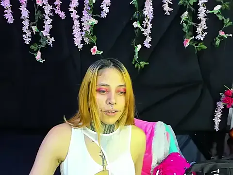 Girls: try live performances with matured performers, from dancing to quirks, in a variety of beautiful sex cams.