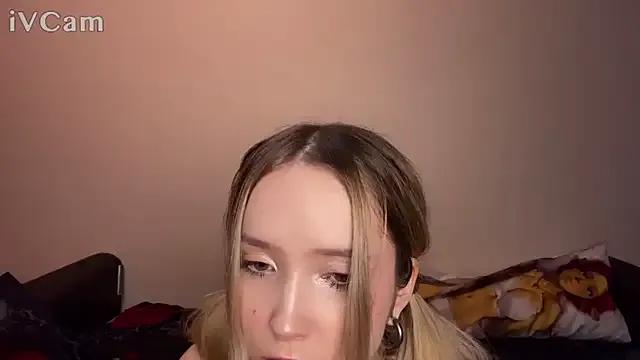 SoftcoreAlly from StripChat is Freechat