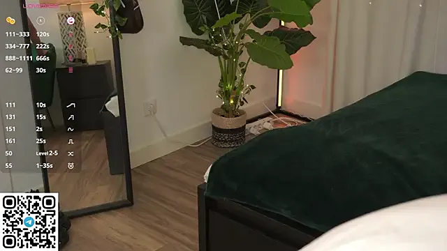 SoftSunday from StripChat is Freechat