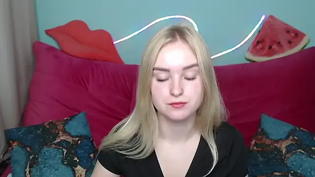 SofySofty from StripChat is Freechat