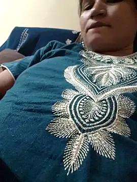 sonalforstrip04 from StripChat is Freechat