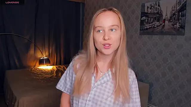 SoonMoor from StripChat is Freechat