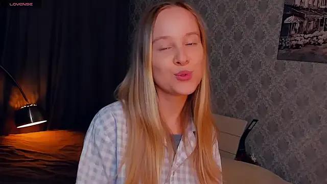 SoonMoor from StripChat is Freechat