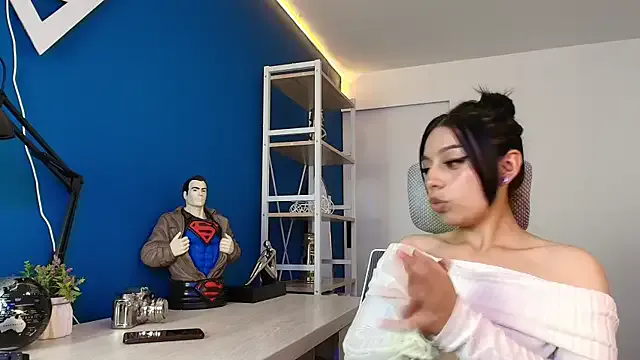 Girls: try live performances with matured performers, from dancing to quirks, in a variety of beautiful sex cams.