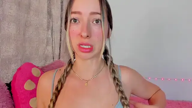 Sophia_rouse from StripChat is Freechat