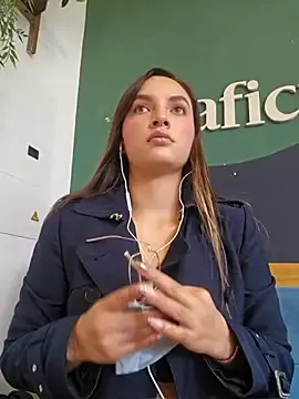 sophie-06 from StripChat is Freechat