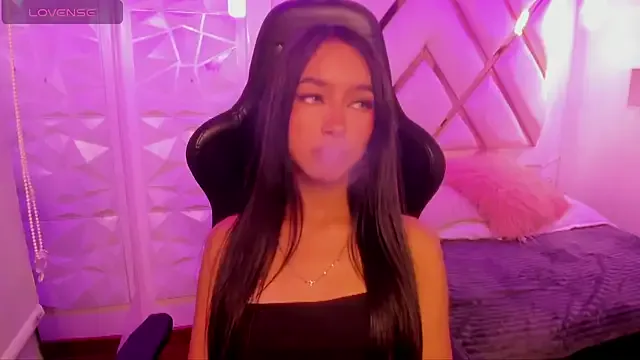 Sophie_addams_ from StripChat is Freechat