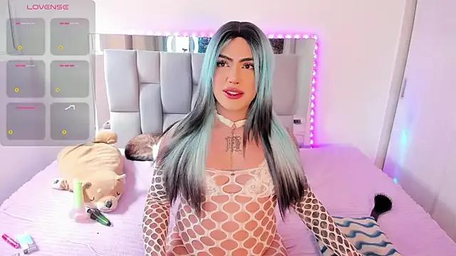 Sophie_whitexxx from StripChat is Freechat