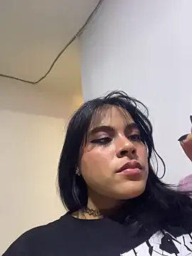 Sophie_wyld from StripChat is Freechat