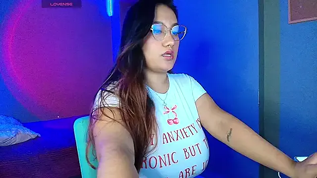 sophiejuicy_ from StripChat is Freechat