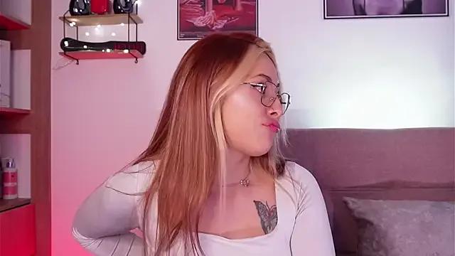 SophiieCumsx from StripChat is Freechat