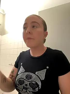 spankmykittyhehe from StripChat is Freechat
