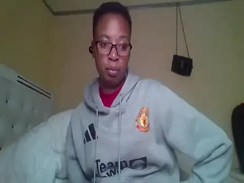 SQUIRTYALICIA from StripChat is Freechat