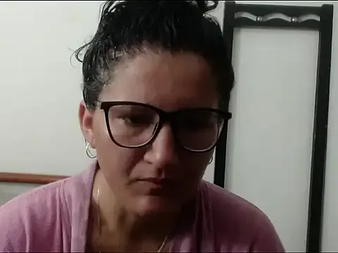 Sra_Angelina from StripChat is Freechat