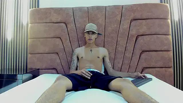 STARFOR_2 from StripChat is Freechat