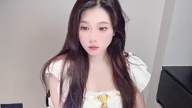 Starlets77 from StripChat