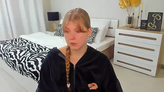 Stella_Light from StripChat is Freechat